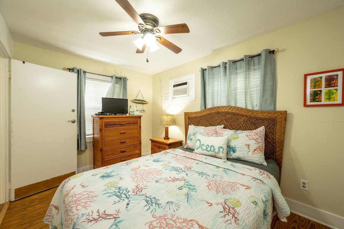Apartment for rent at 415 Julia-Back, Key West, FL 33040