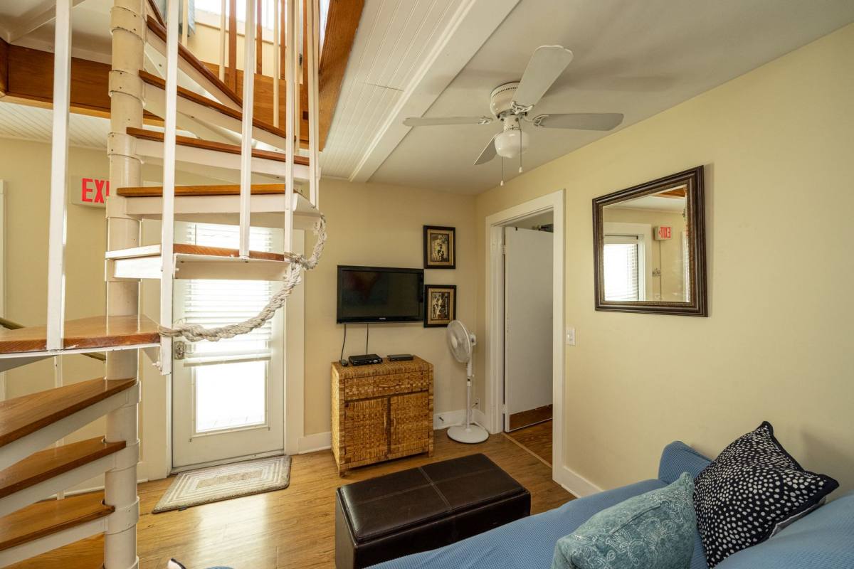 Apartment for rent at 415 Julia-Back, Key West, FL 33040