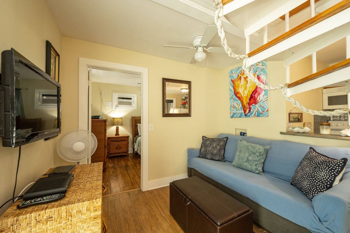 Apartment for rent at 415 Julia-Back, Key West, FL 33040