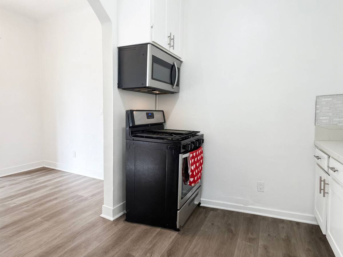 Apartment for rent at 3325 E 2nd St, Long Beach, CA 90803