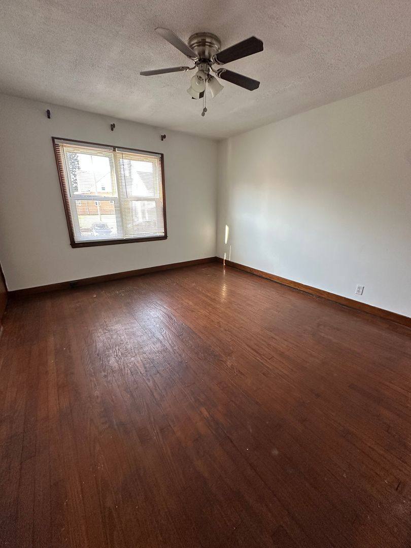 Apartment for rent at 1652 Roosevelt Ave, Steubenville, OH 43952
