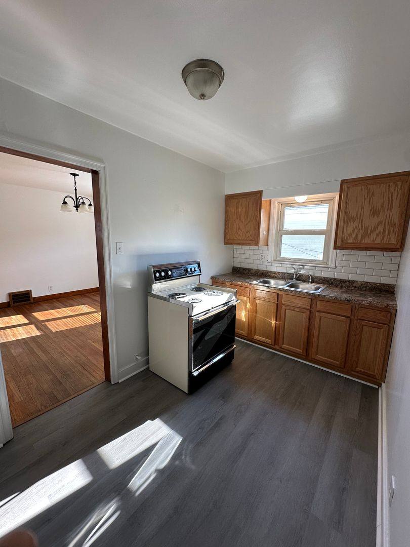 Apartment for rent at 1652 Roosevelt Ave, Steubenville, OH 43952