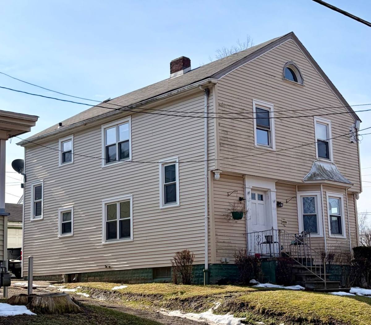 Apartment for rent at 1652 Roosevelt Ave, Steubenville, OH 43952