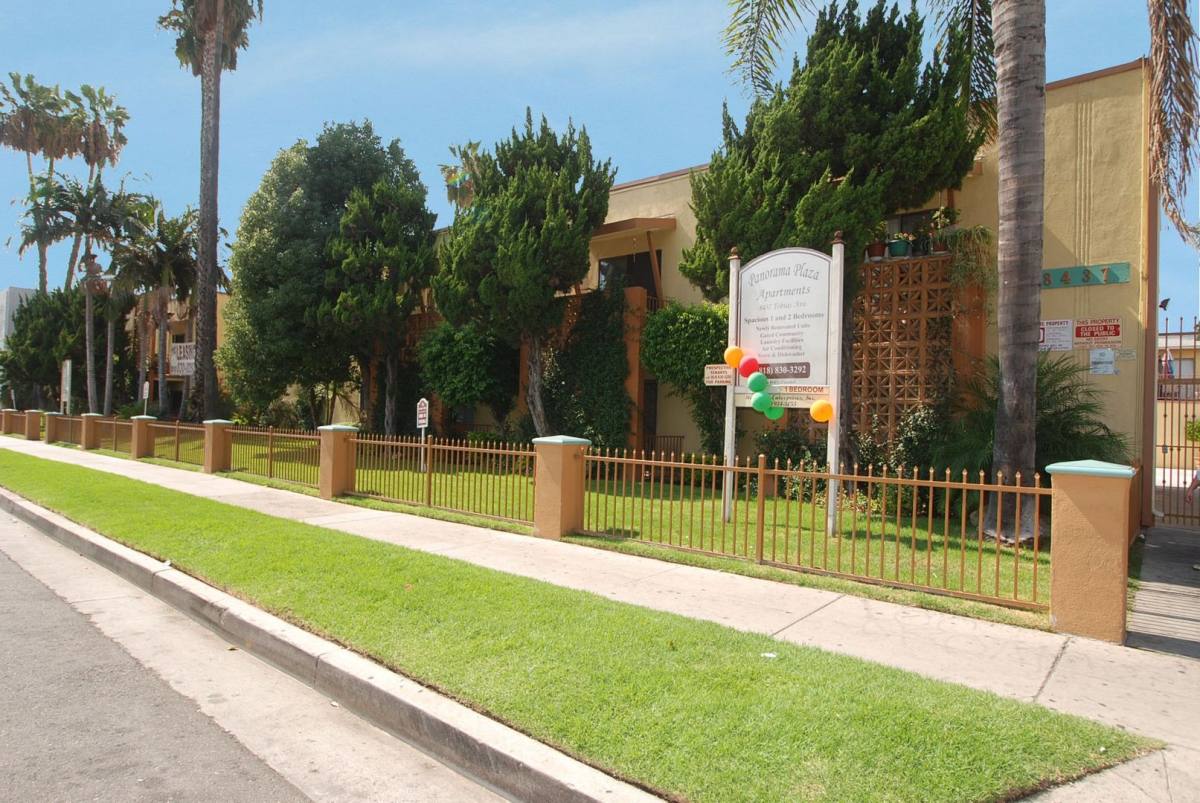 Apartment for rent at 8427, 8437 Tobias Ave, Panorama City, CA 91402