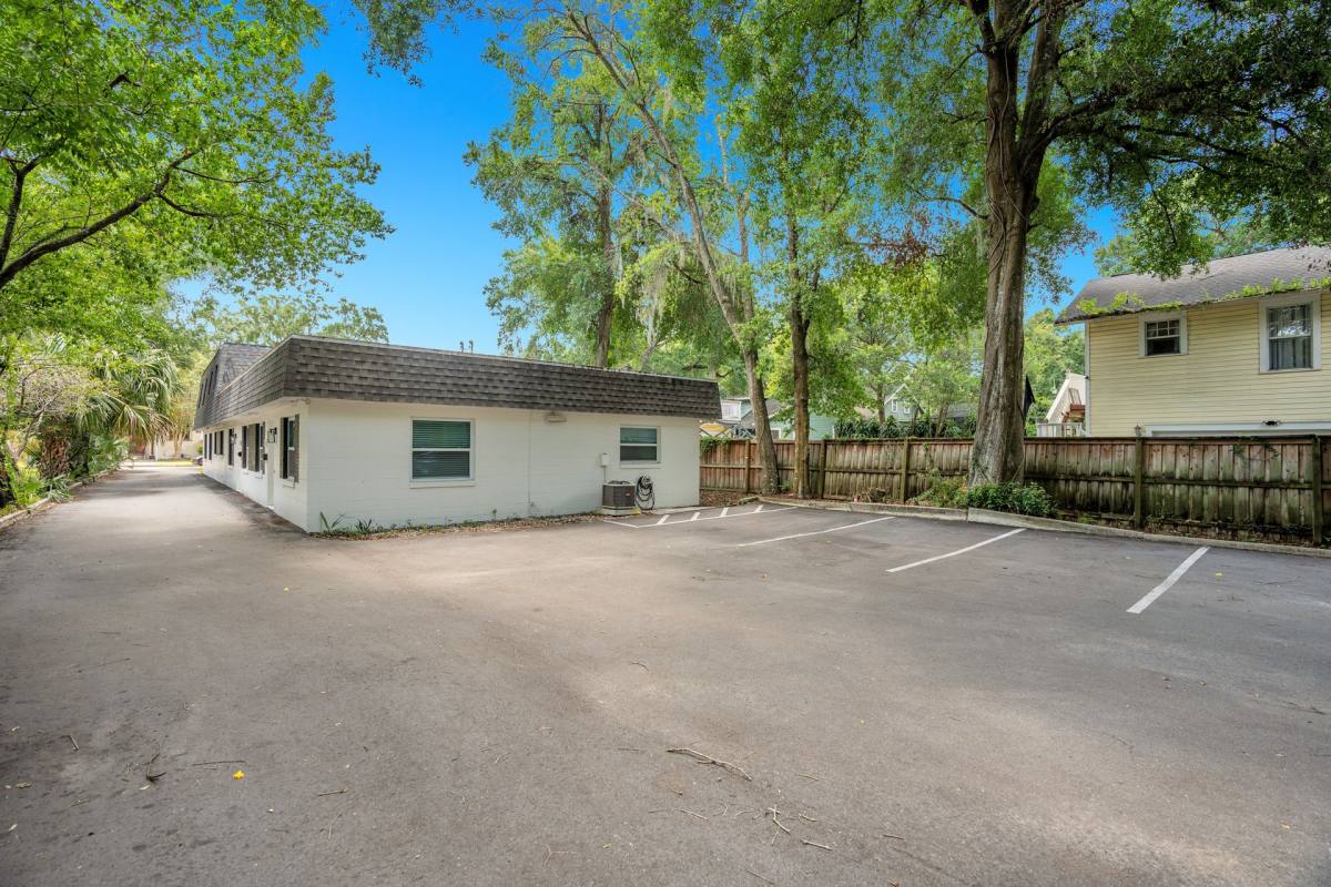 Apartment for rent at 526 S Eola Dr, Orlando, FL 32801