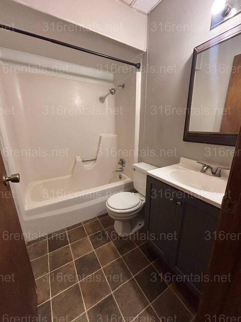 Apartment for rent at 111 W Pine, El Dorado, KS 67042