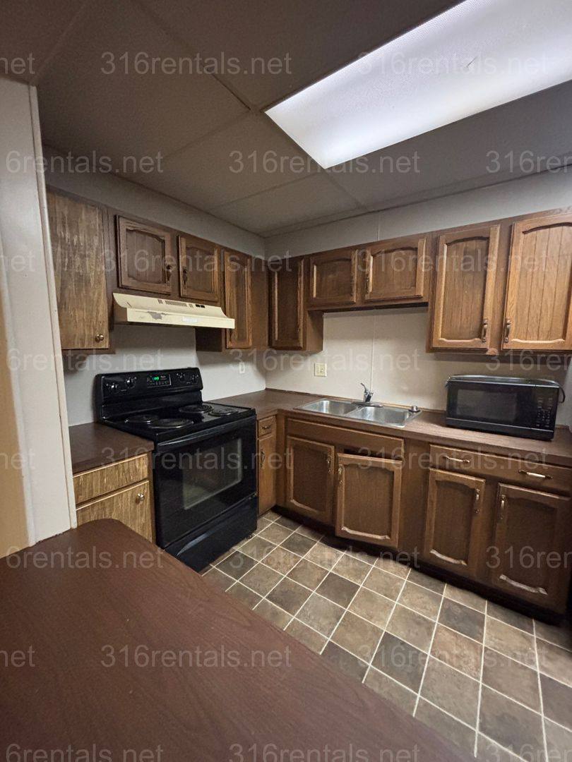 Apartment for rent at 111 W Pine, El Dorado, KS 67042