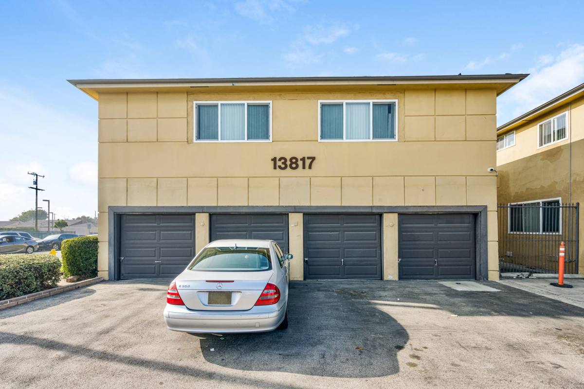 Apartment for rent at 13801 - 13817 Van Ness Ave, Gardena, CA 90249