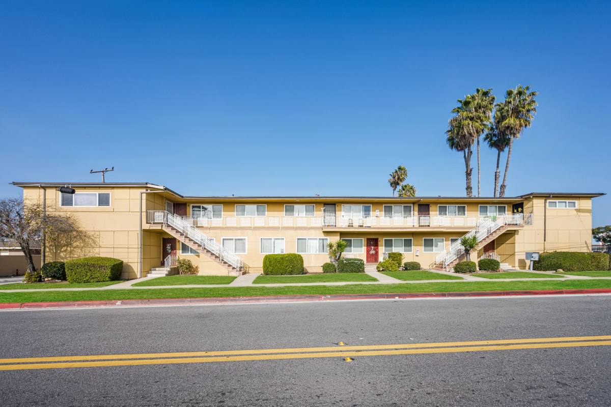 Apartment for rent at 13801 - 13817 Van Ness Ave, Gardena, CA 90249