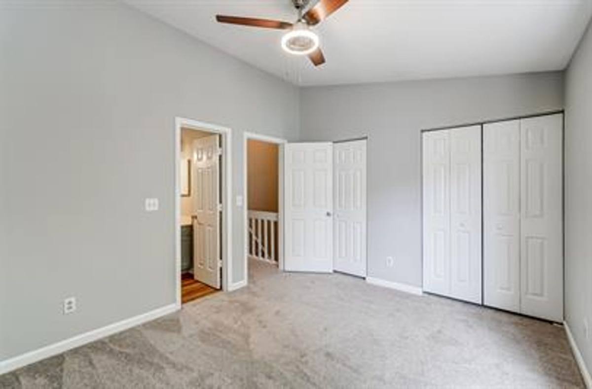 Townhouse for rent at 3821 Mosscroft Lane, Charlotte, NC 28215
