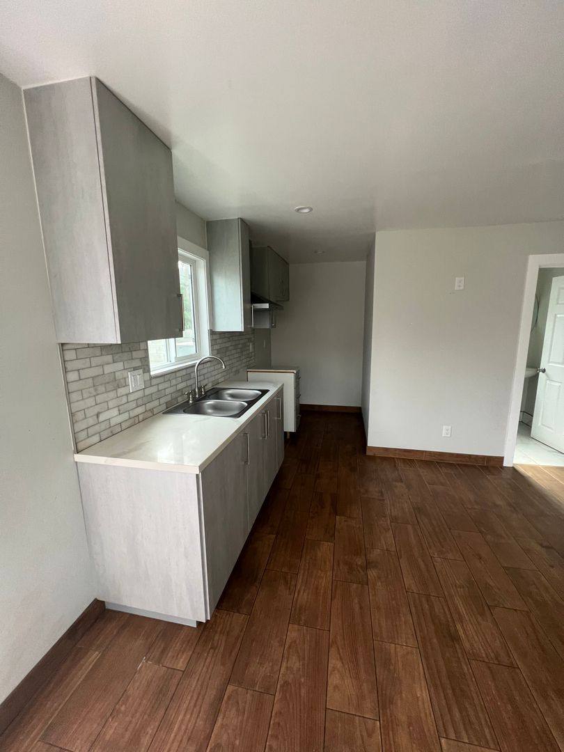 Apartment for rent at 6112 San Pedro, Los Angeles, CA 90003