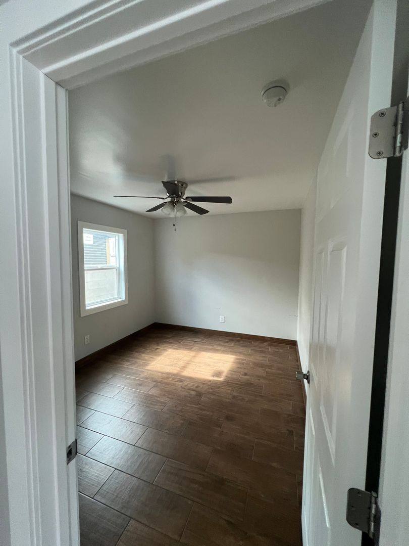 Apartment for rent at 6112 San Pedro, Los Angeles, CA 90003
