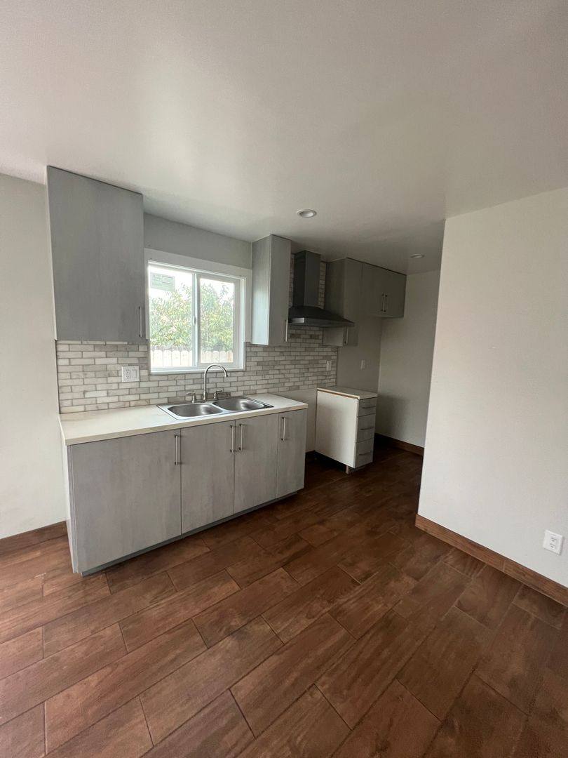 Apartment for rent at 6112 San Pedro, Los Angeles, CA 90003