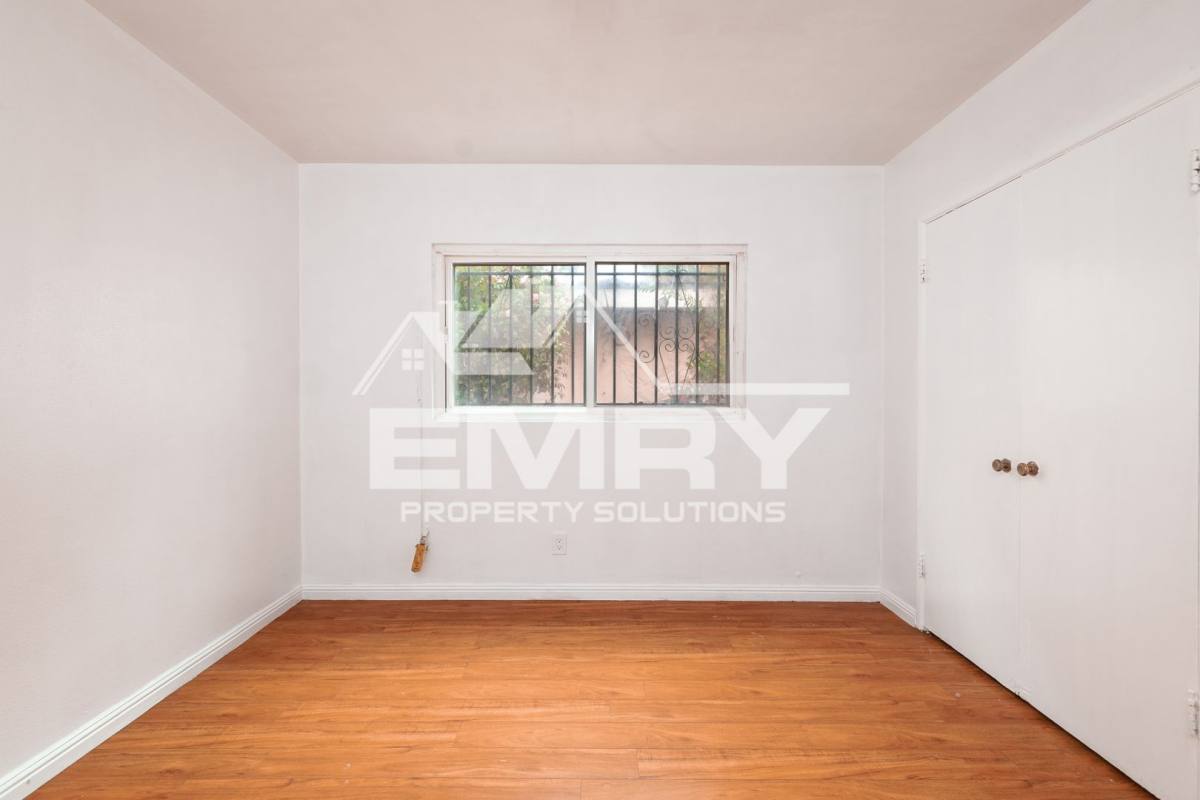 Apartment for rent at 10530 Crenshaw Blvd, Inglewood, CA 90303