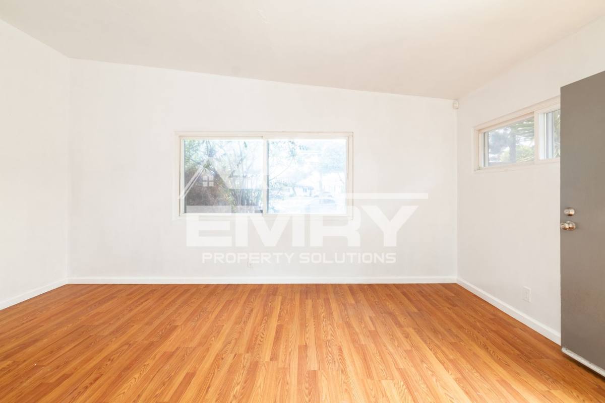 Apartment for rent at 10530 Crenshaw Blvd, Inglewood, CA 90303