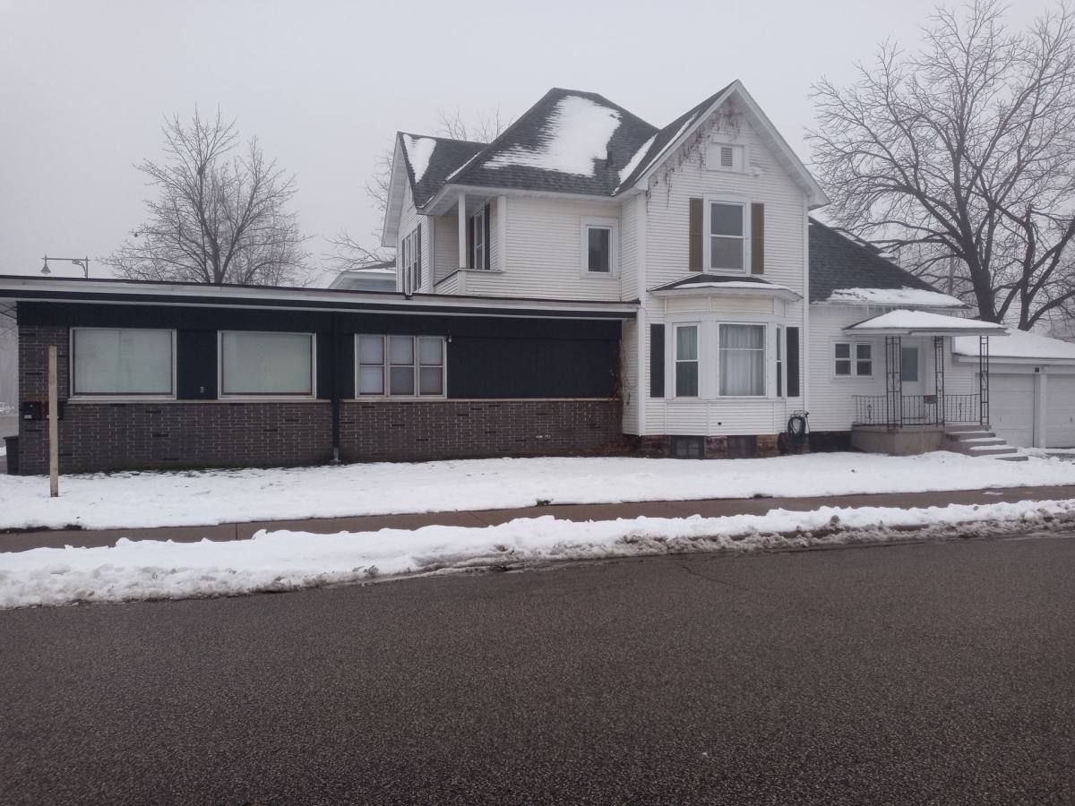 Apartment for rent at 603 & 1 2 N Superior Ave, Tomah, WI 54660
