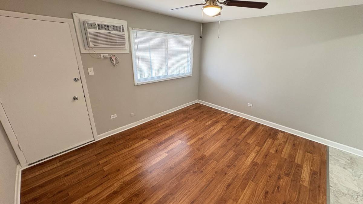 Apartment for rent at 2250 Burr Oak Ave, Blue Island, IL 60406