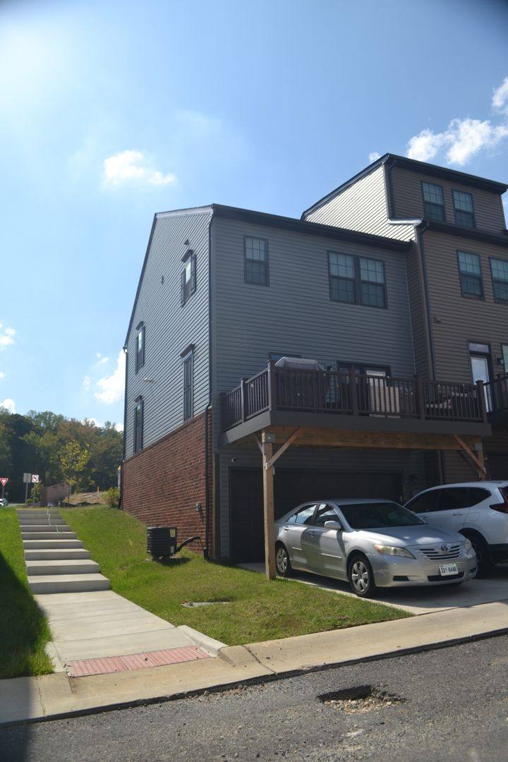 Townhouse for rent at 1015 Rampart Dr, Fredericksburg, VA 22401