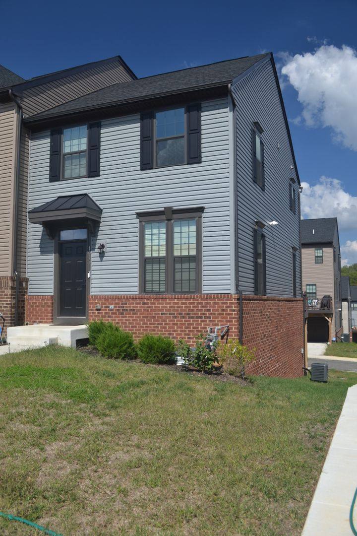 Townhouse for rent at 1015 Rampart Dr, Fredericksburg, VA 22401