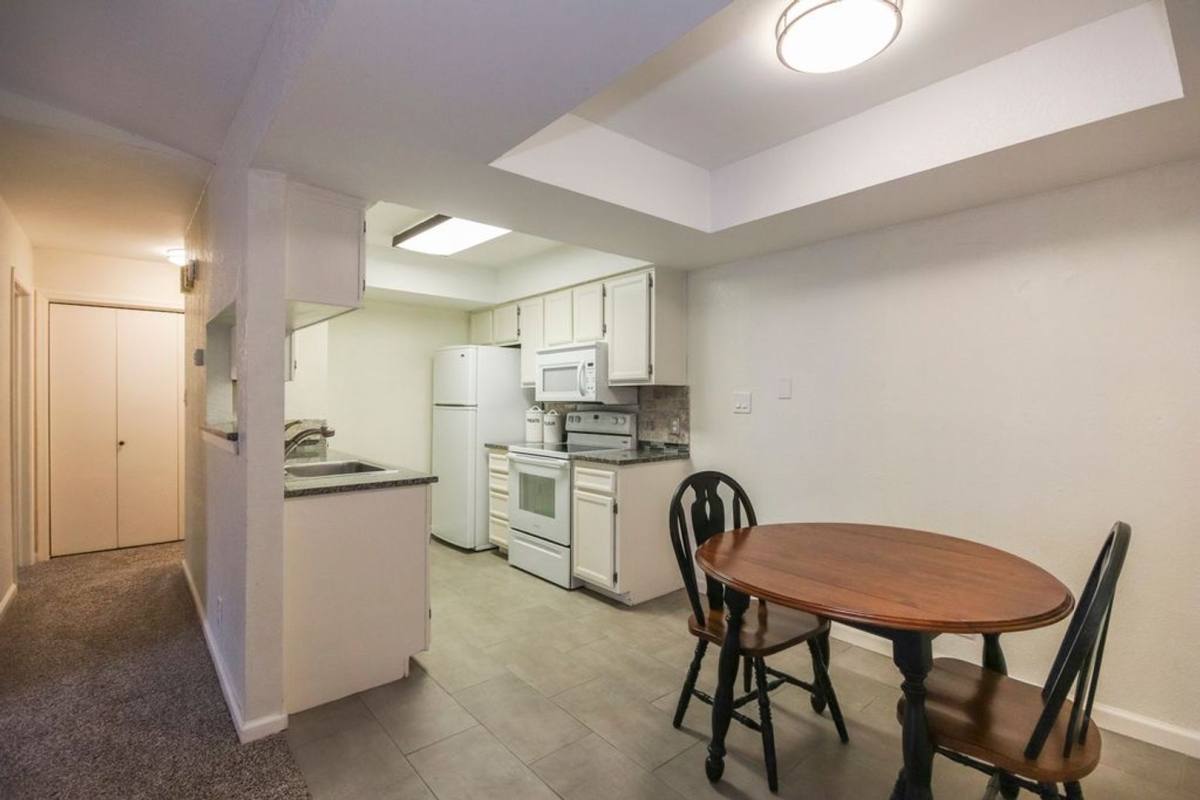 Condo for rent at 2850 E 90th St, Tulsa, OK 74137