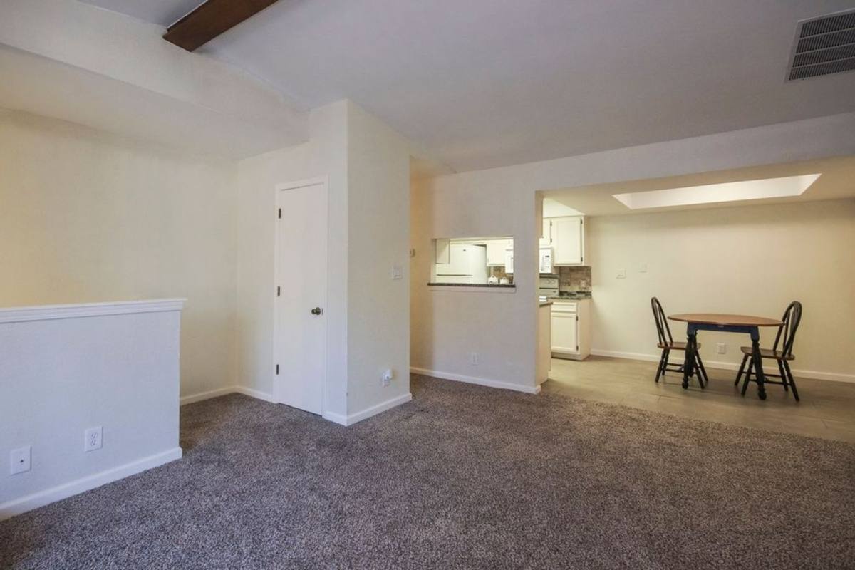 Condo for rent at 2850 E 90th St, Tulsa, OK 74137