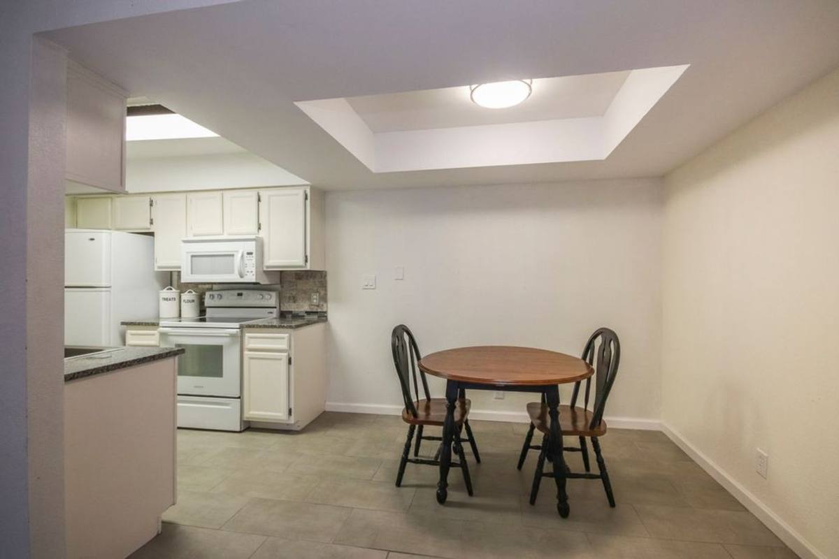 Condo for rent at 2850 E 90th St, Tulsa, OK 74137