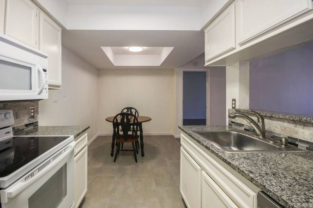 Condo for rent at 2850 E 90th St, Tulsa, OK 74137