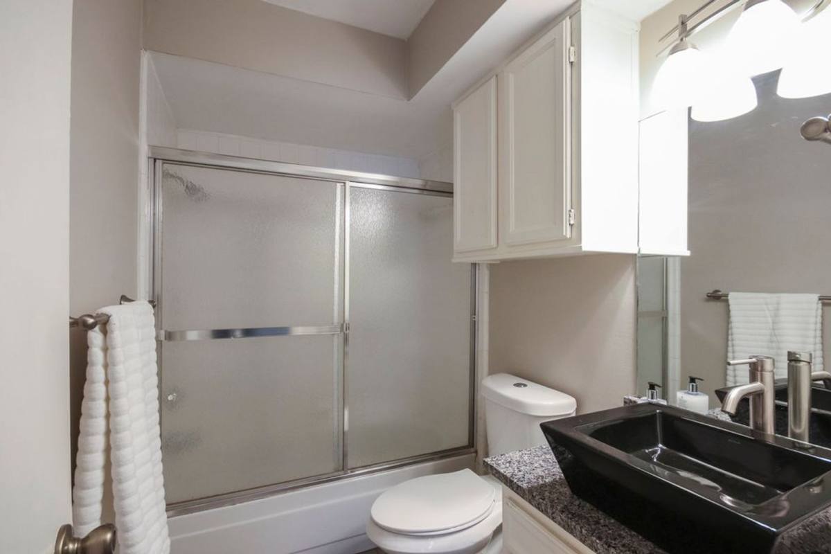 Condo for rent at 2850 E 90th St, Tulsa, OK 74137