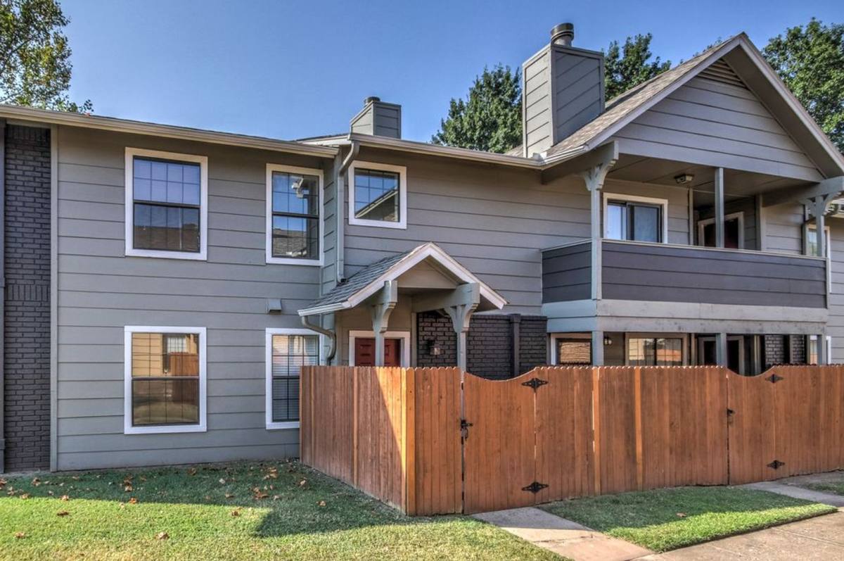 Condo for rent at 2850 E 90th St, Tulsa, OK 74137
