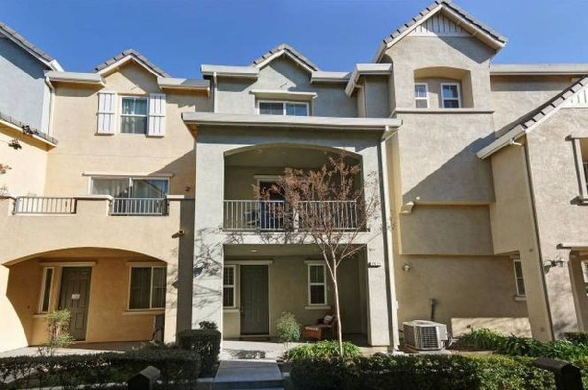 Townhouse for rent at 2521 Heron Court, San Jose, CA 95133