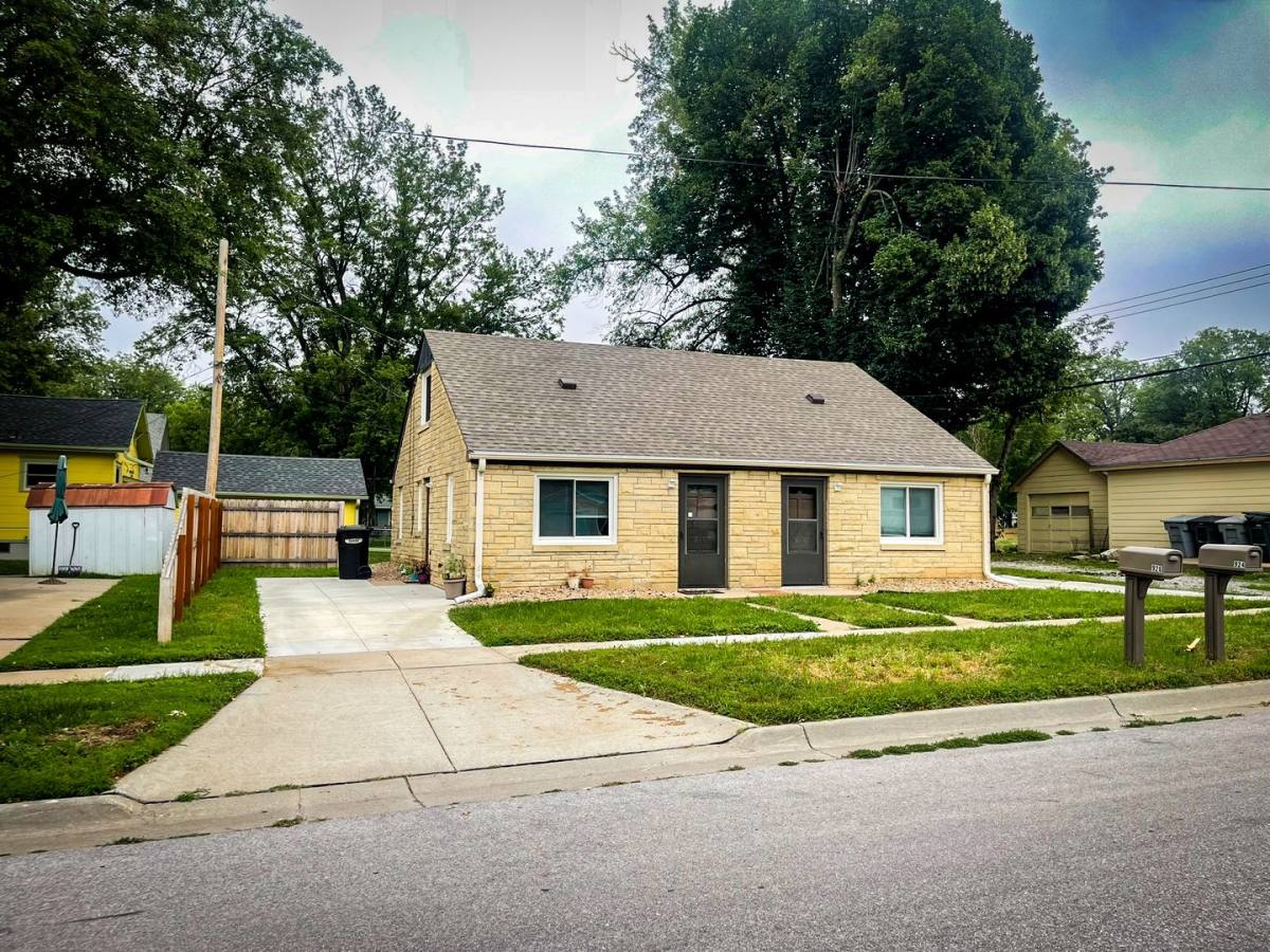 Apartment for rent at 924 No 35th St, Lincoln, NE 68503