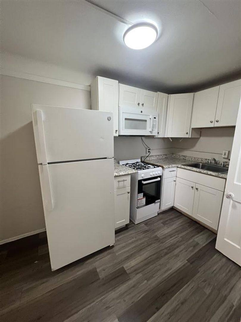 Apartment for rent at 8587 - 8615 Pontiac Lake Rd, White Lake, MI 48386