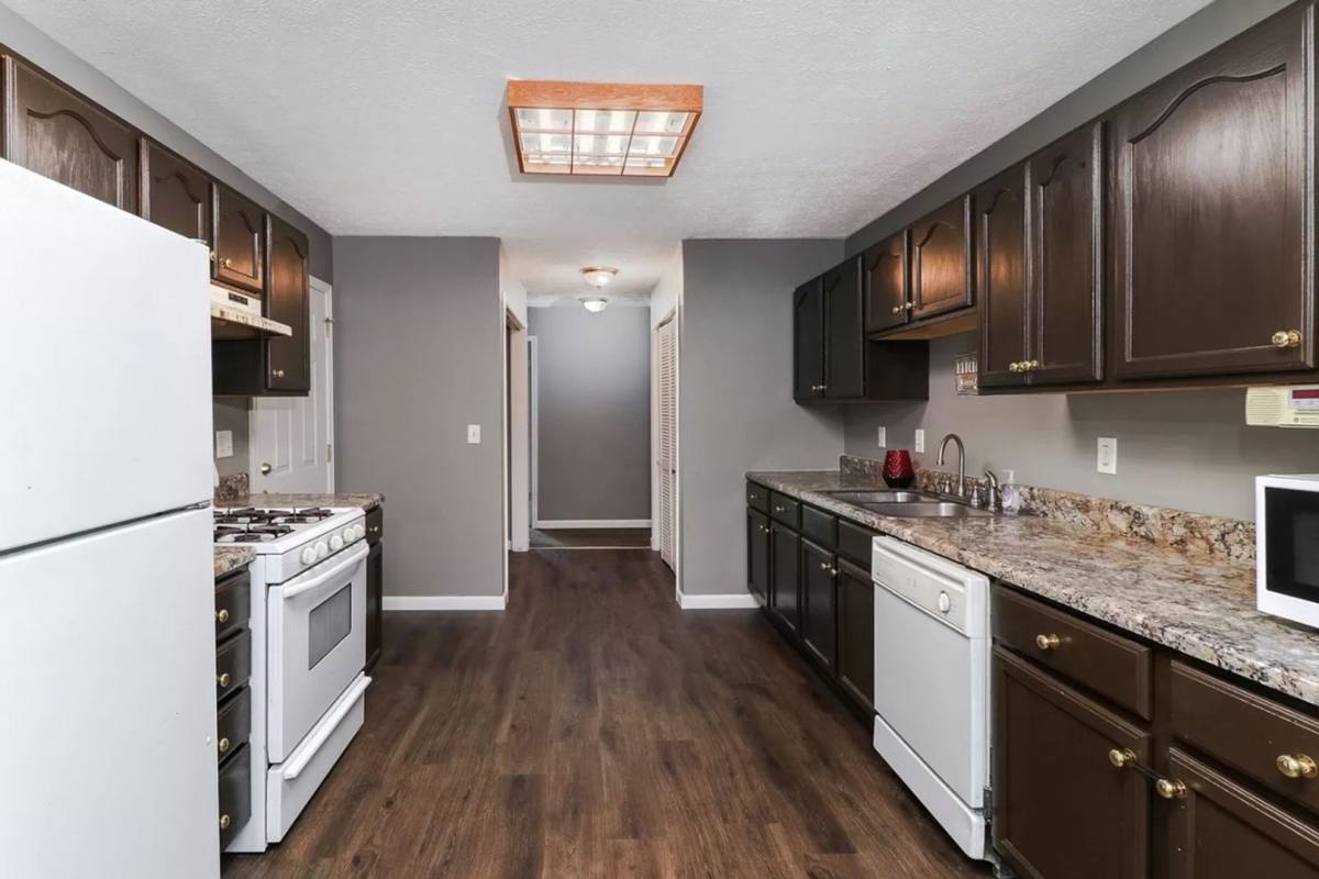 Apartment for rent at 1622 Iowa St, Bloomington, IL 61701