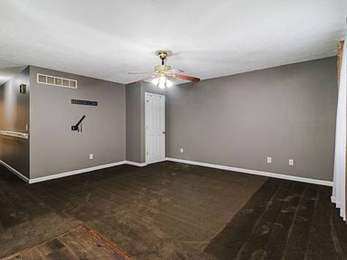 Apartment for rent at 1622 Iowa St, Bloomington, IL 61701