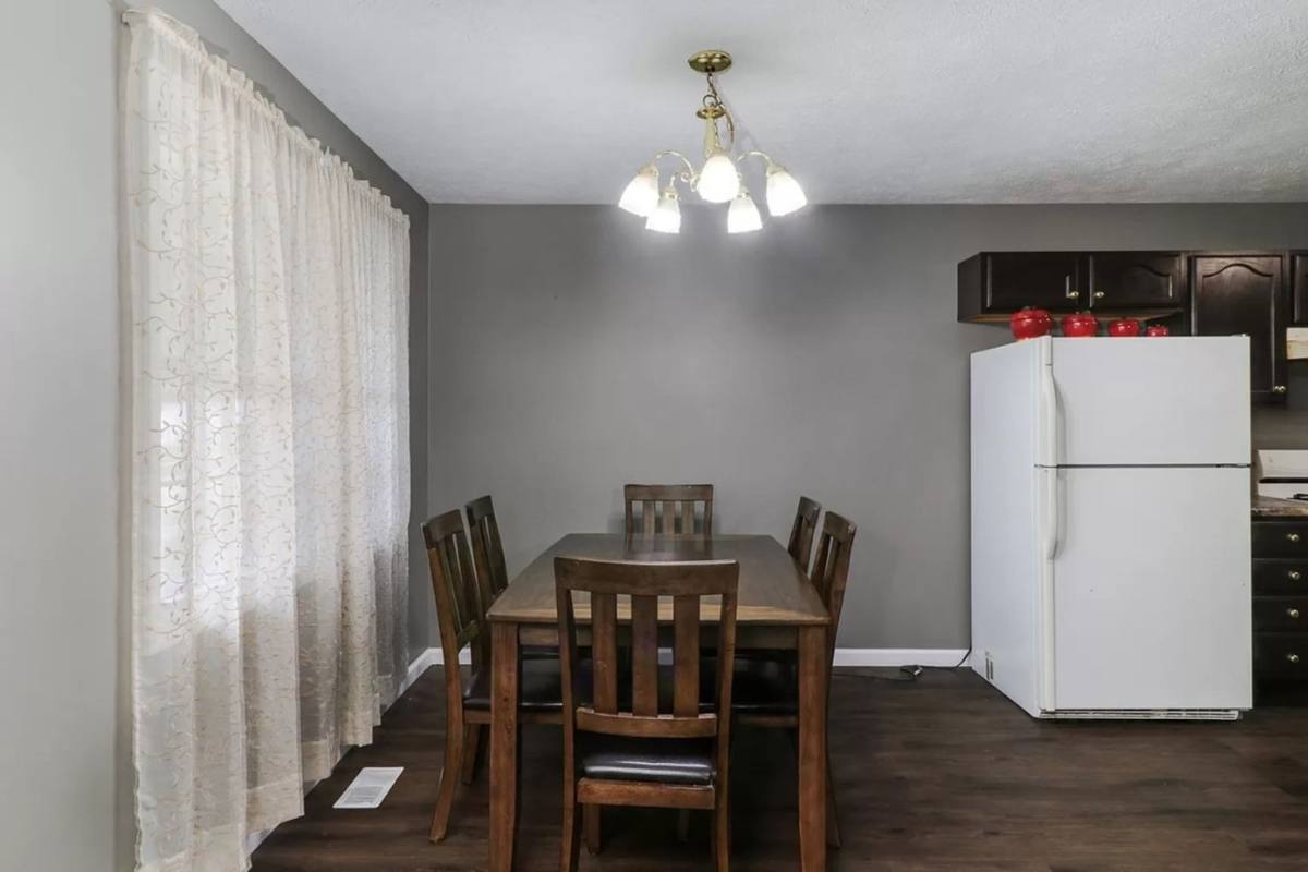 Apartment for rent at 1622 Iowa St, Bloomington, IL 61701