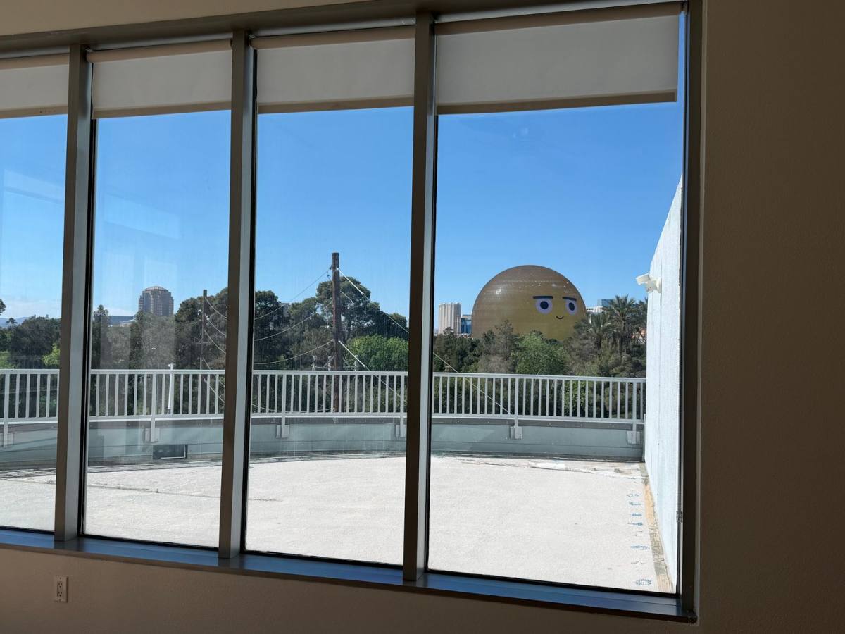 Condo for rent at 360 E Desert Inn Rd, Las Vegas, NV 89109
