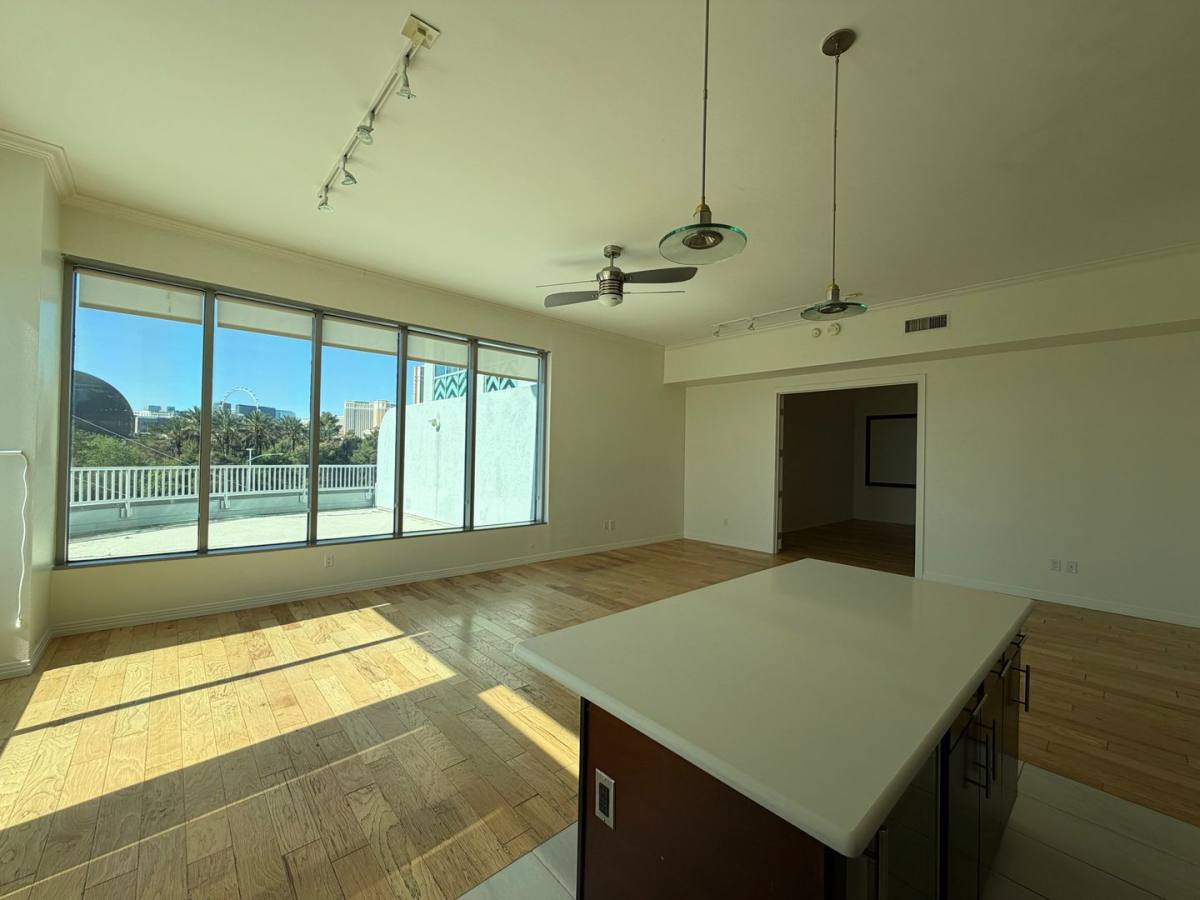 Condo for rent at 360 E Desert Inn Rd, Las Vegas, NV 89109