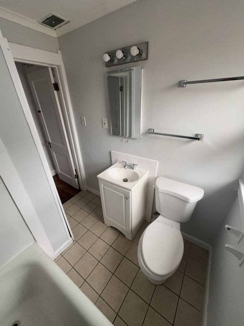 Apartment for rent at 960 W Delaware Ave, Toledo, OH 43610