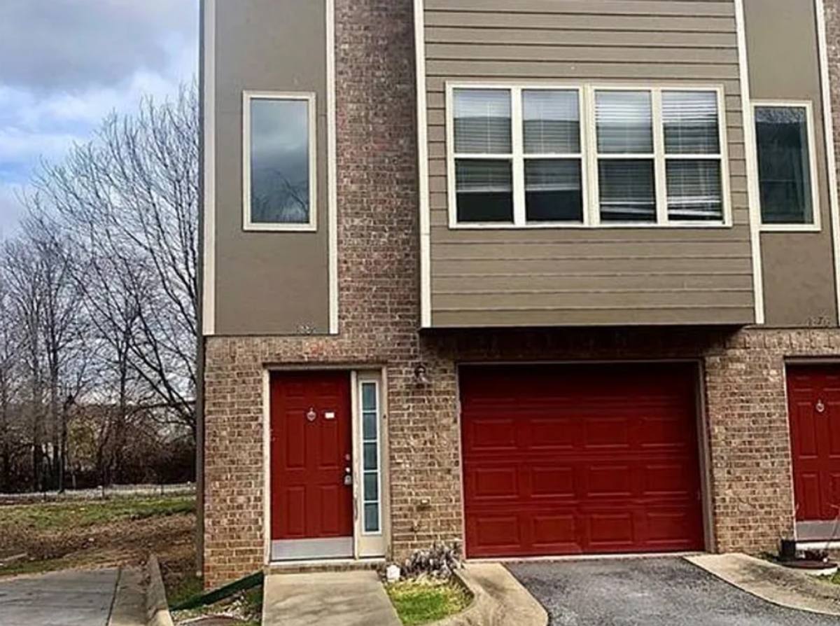 Townhouse for rent at 1882 N Scull Creek Dr, Fayetteville, AR 72703