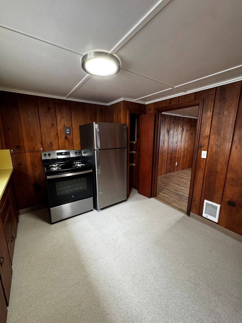 Apartment for rent at 1624 S Columbia St, Seaside, OR 97138