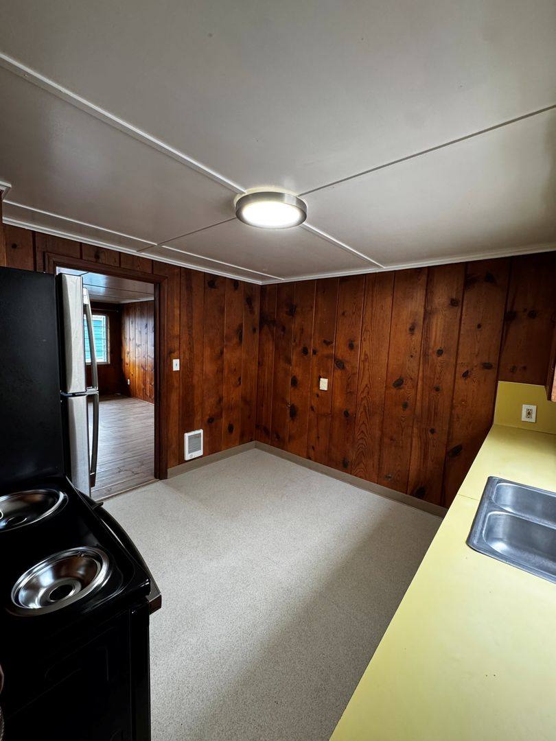Apartment for rent at 1624 S Columbia St, Seaside, OR 97138