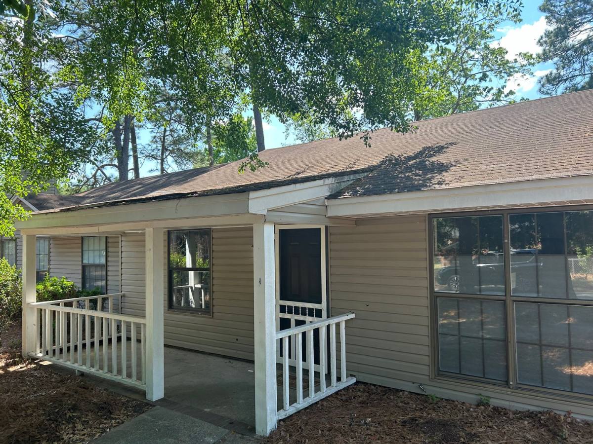 Townhouse for rent at 528 Wessinger St, West Columbia, SC 29169