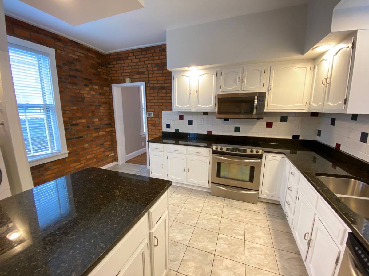 House for rent at 42 E 3rd Ave, Columbus, OH 43201