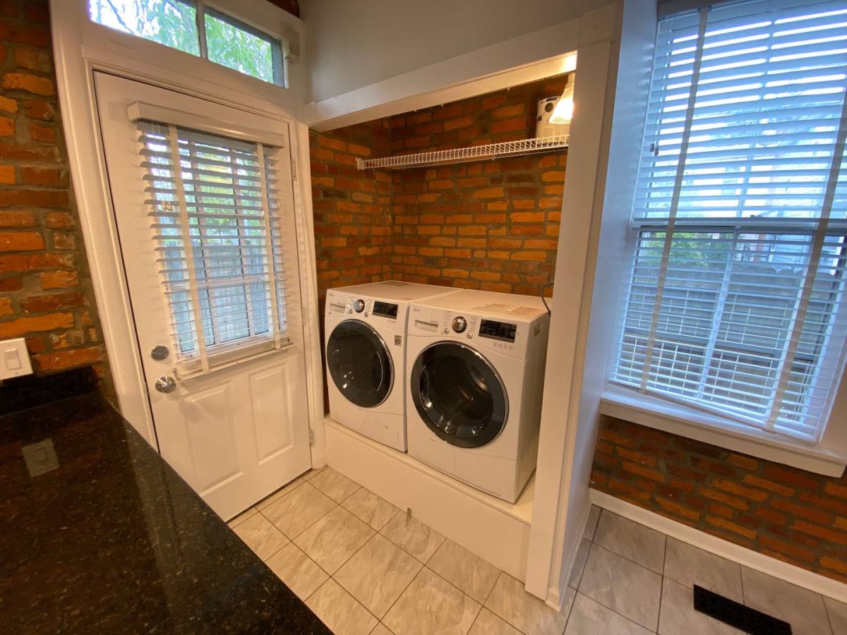 House for rent at 42 E 3rd Ave, Columbus, OH 43201