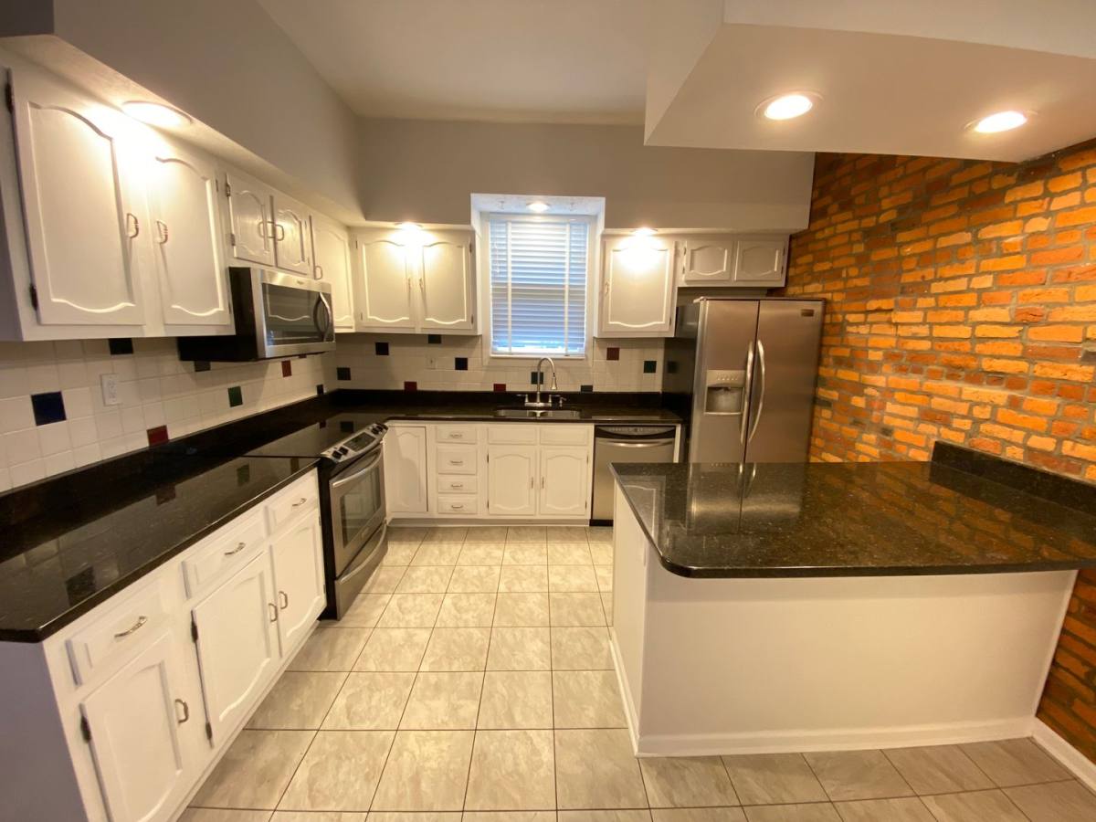 House for rent at 42 E 3rd Ave, Columbus, OH 43201