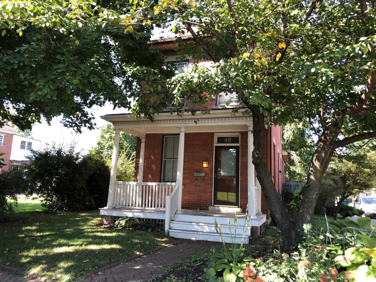 House for rent at 42 E 3rd Ave, Columbus, OH 43201