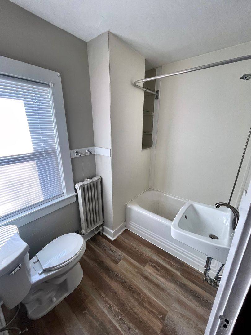 Apartment for rent at 638 N Main St, Piqua, OH 45356