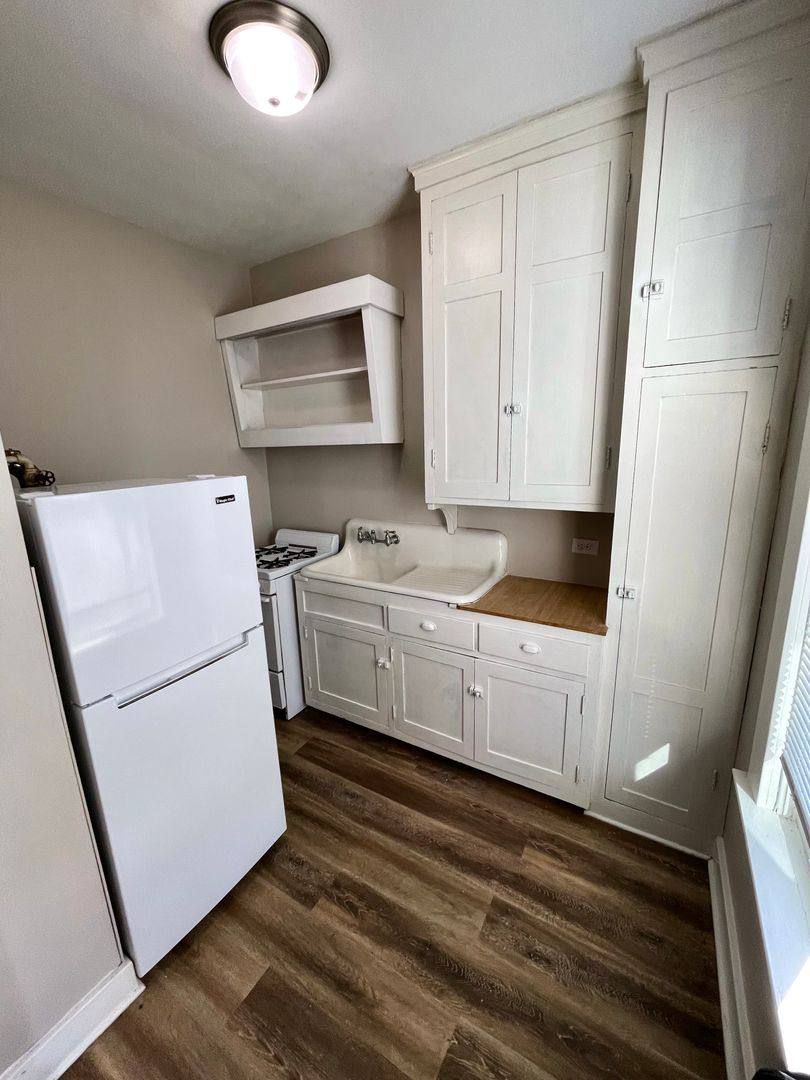 Apartment for rent at 638 N Main St, Piqua, OH 45356