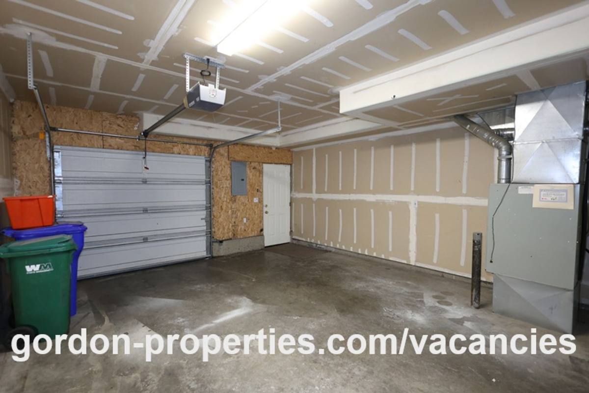 Townhouse for rent at 16913 NE Halsey St, Portland, OR 97230