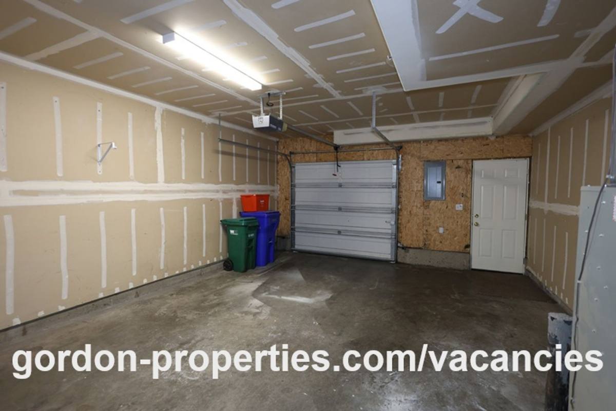 Townhouse for rent at 16913 NE Halsey St, Portland, OR 97230